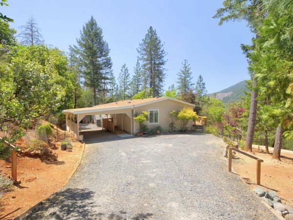 600 Manzanita Drive, Rogue River, OR 97537