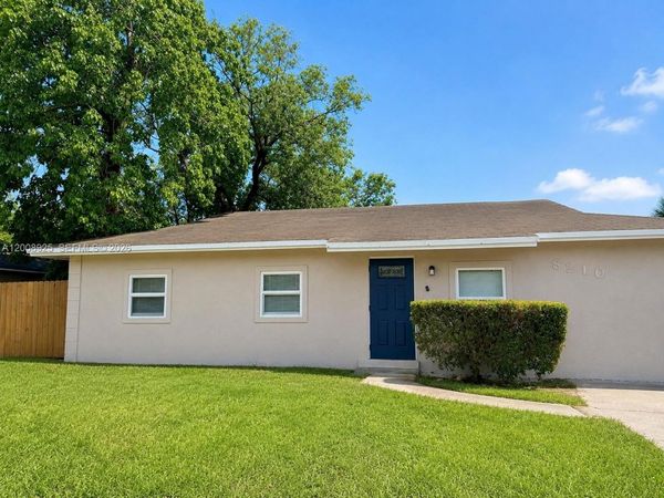 8210 SW 7th St , North Lauderdale, FL 33068