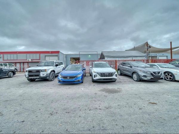 3730 NW 82nd St , Hialeah, FL 33147