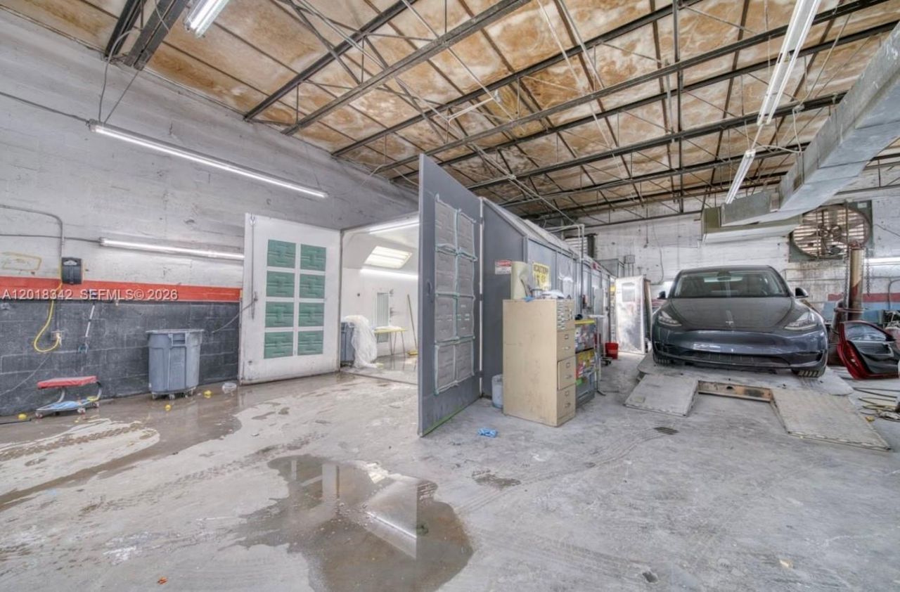 3730 NW 82nd St , Hialeah, FL 33147 Photo