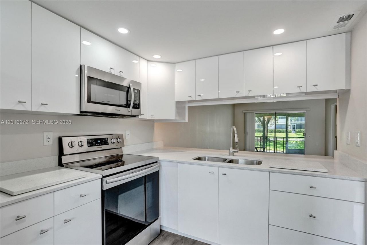 1108 Bahama Bnd, Unit B1, Coconut Creek, FL 33066 Photo