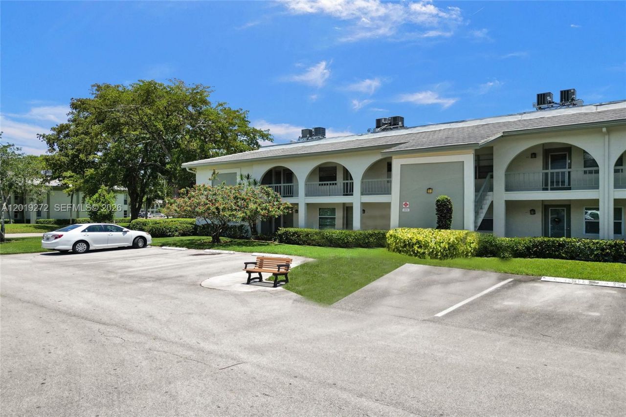 1108 Bahama Bnd, Unit B1, Coconut Creek, FL 33066 Photo