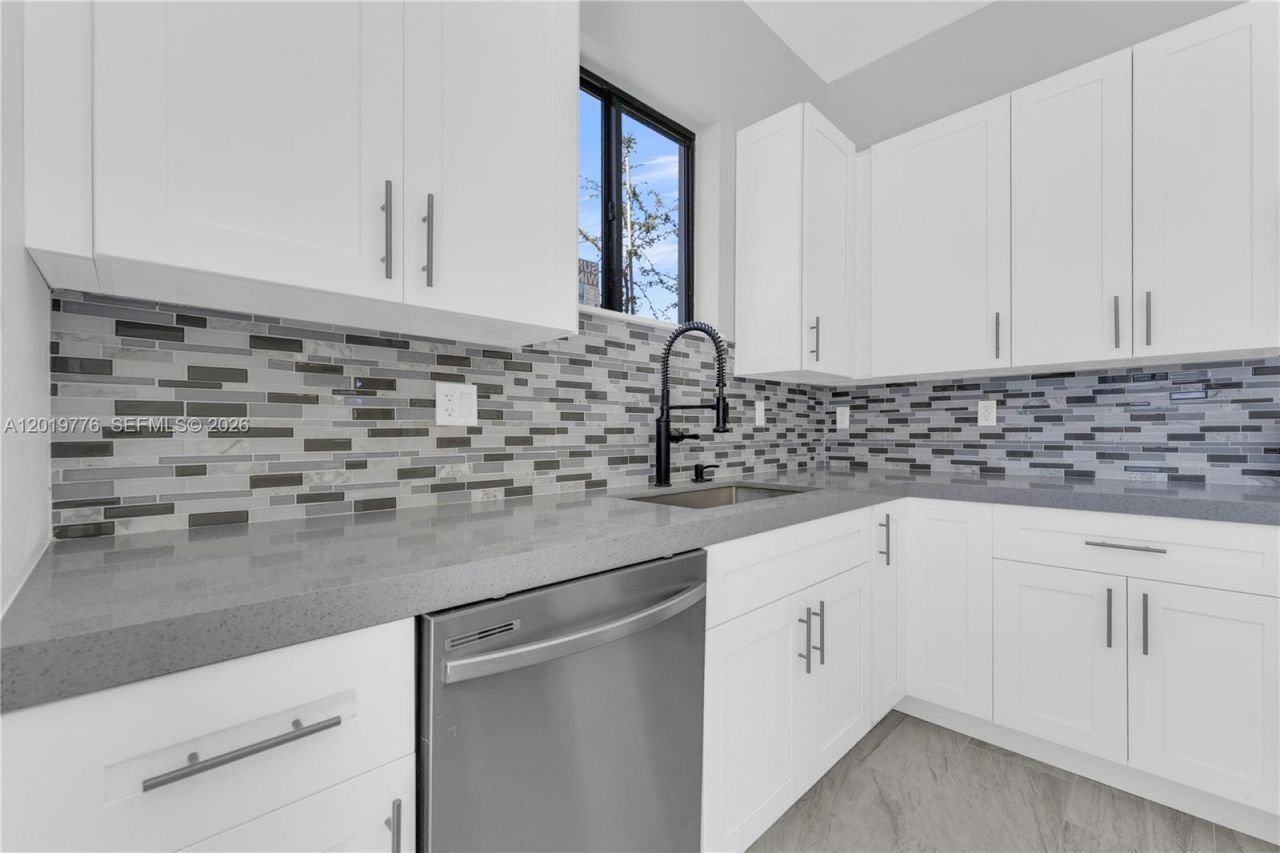 2947 NW 9th St, Fort Lauderdale, FL 33311 Photo