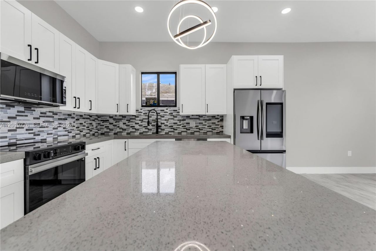 2947 NW 9th St, Fort Lauderdale, FL 33311 Photo