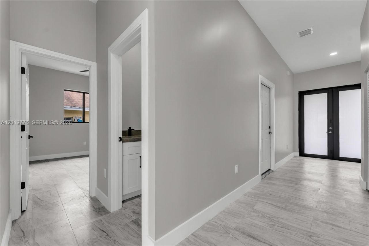 2947 NW 9th St, Fort Lauderdale, FL 33311 Photo