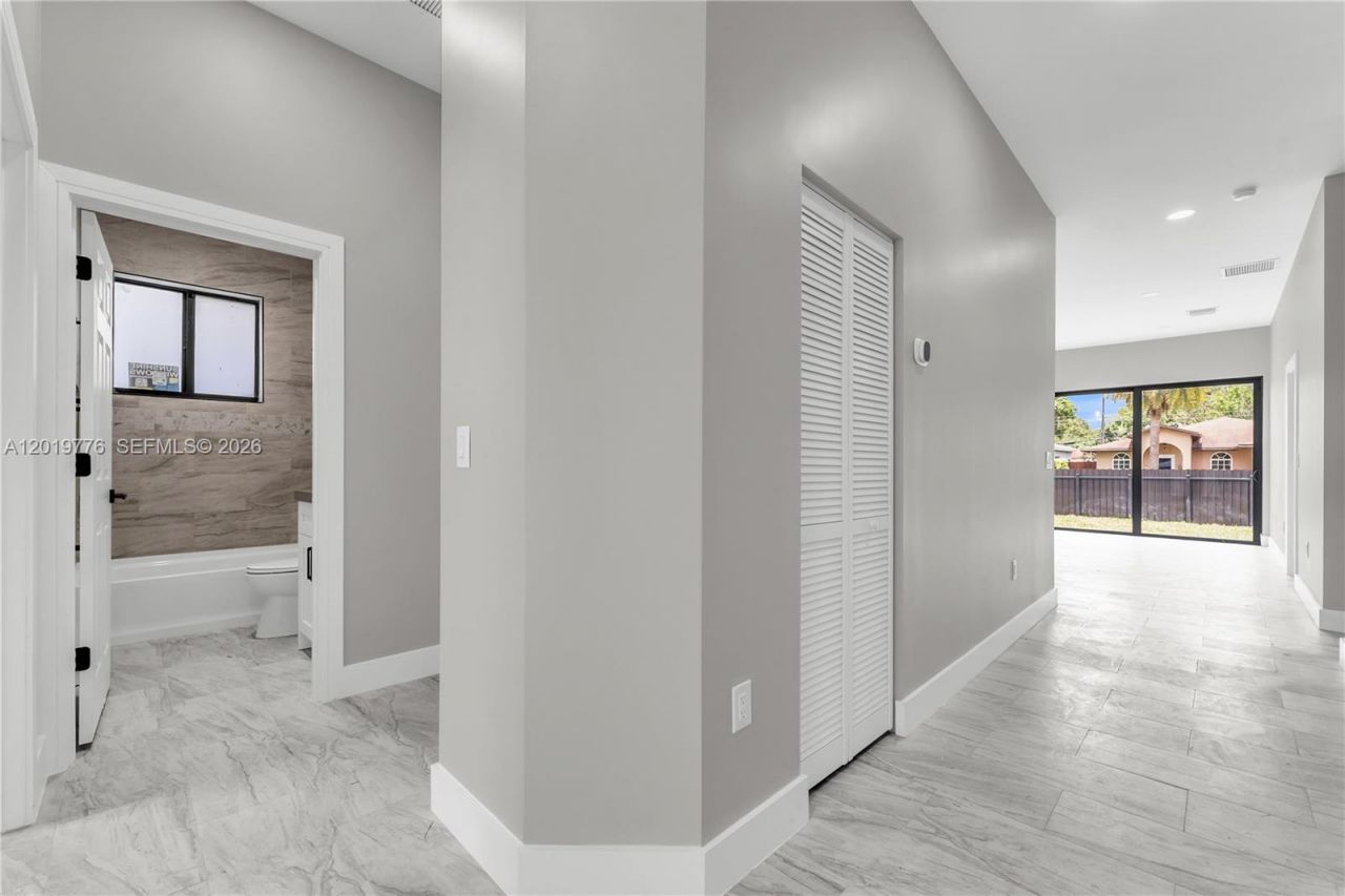 2947 NW 9th St, Fort Lauderdale, FL 33311 Photo
