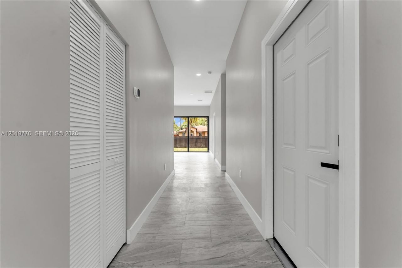 2947 NW 9th St, Fort Lauderdale, FL 33311 Photo