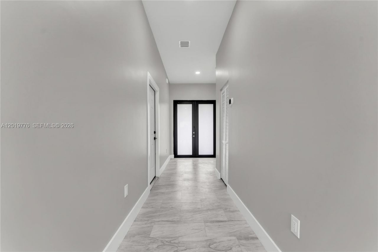 2947 NW 9th St, Fort Lauderdale, FL 33311 Photo
