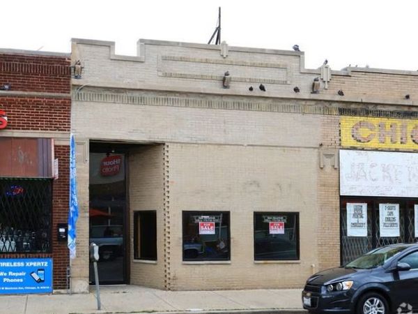 3348 W montrose Avenue , Chicago, IL 60618