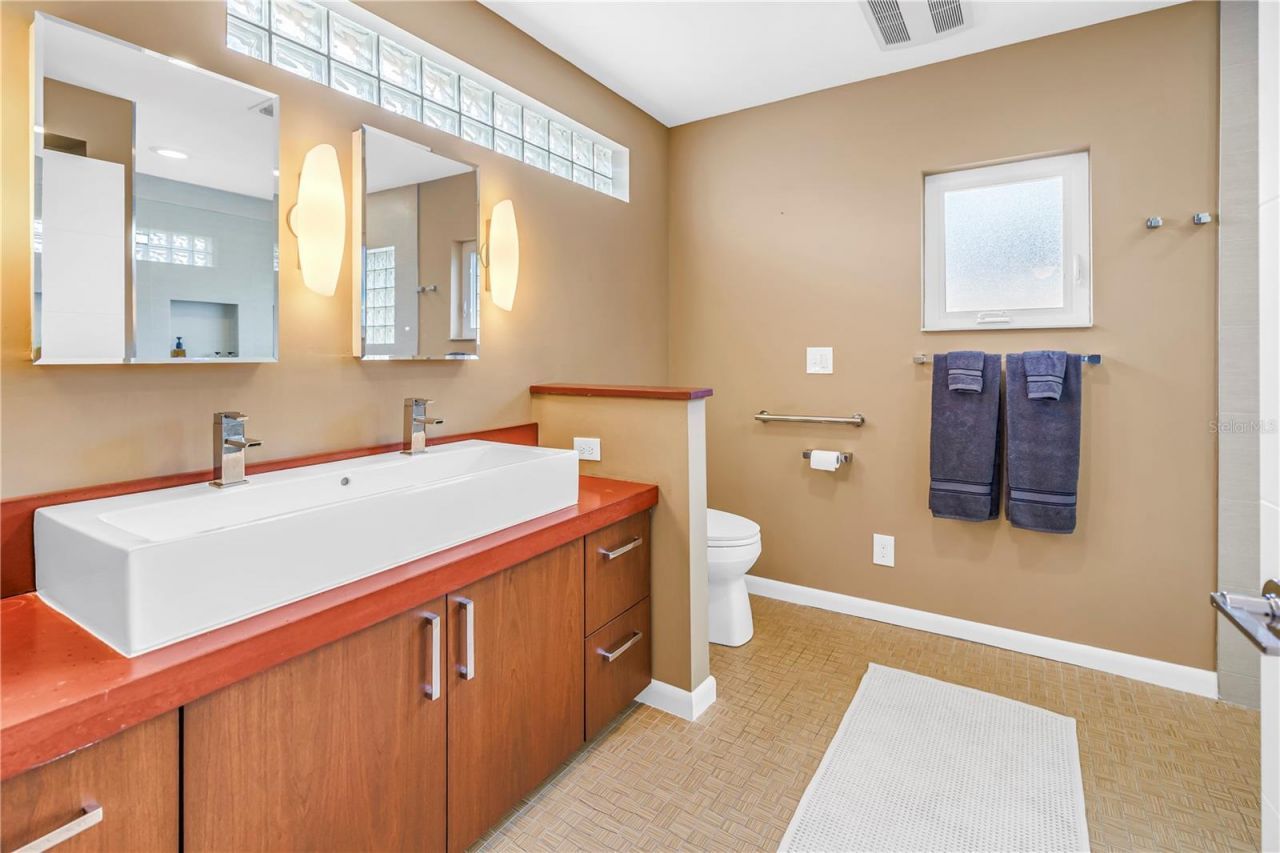 2781 Bayside Drive S, Saint Petersburg, FL 33705 Photo