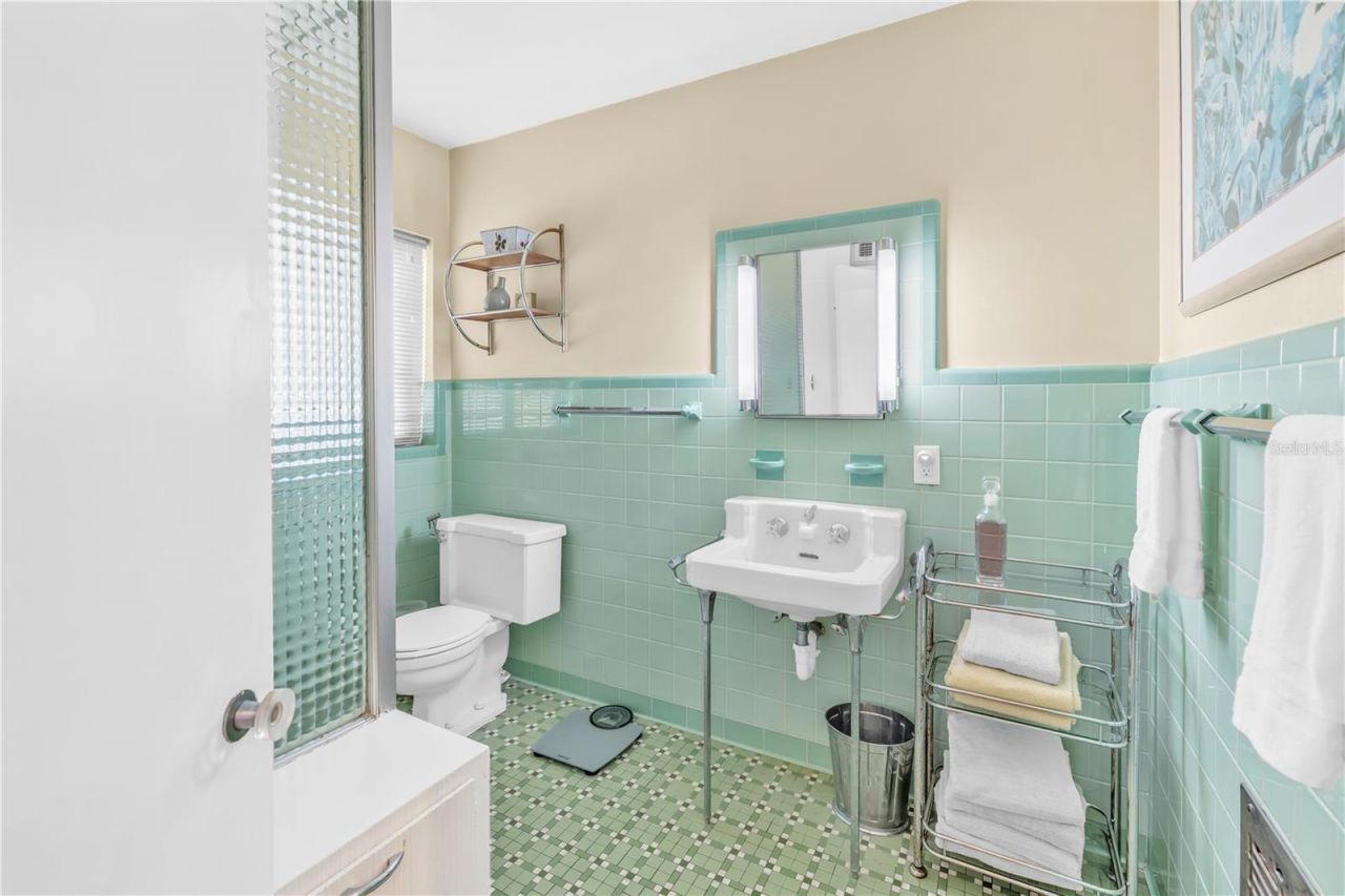2781 Bayside Drive S, Saint Petersburg, FL 33705 Photo