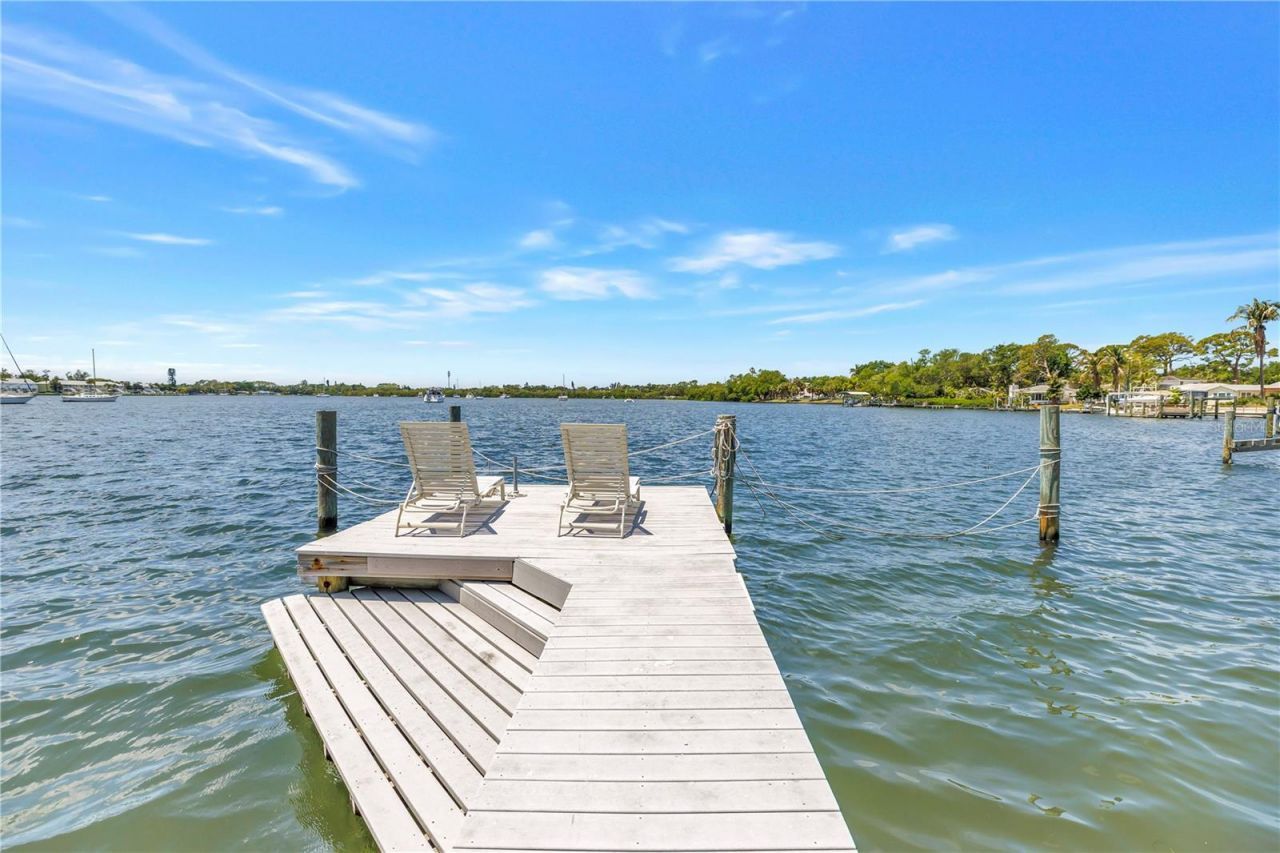 2781 Bayside Drive S, Saint Petersburg, FL 33705 Photo