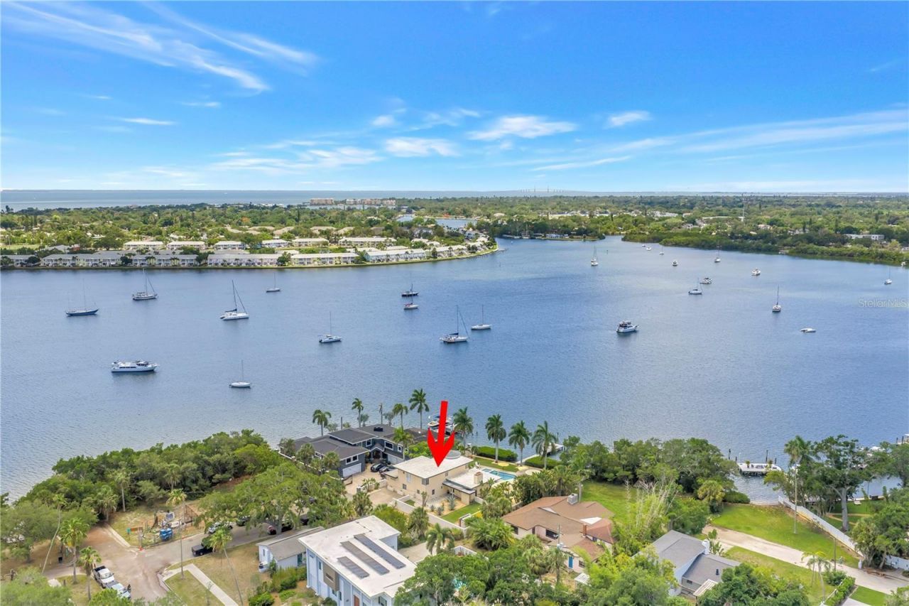 2781 Bayside Drive S, Saint Petersburg, FL 33705 Photo