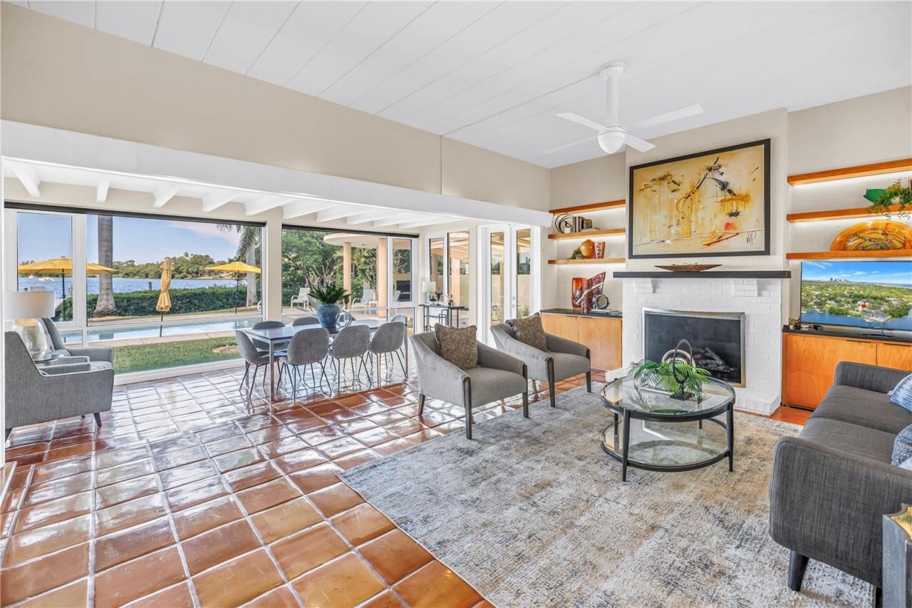 2781 Bayside Drive S, Saint Petersburg, FL 33705 Photo