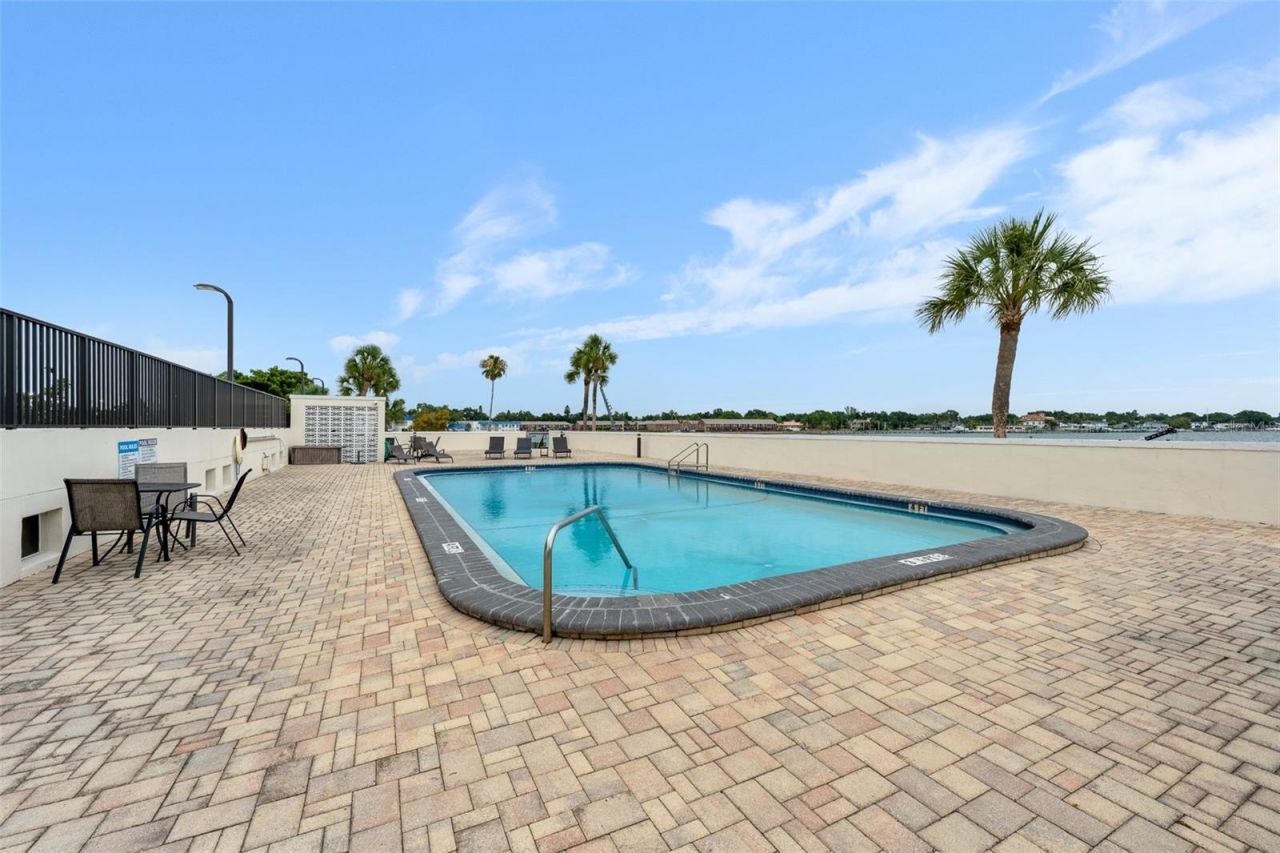 7100 Sunshine Skyway Lane S, Unit 701, Saint Petersburg, FL 33711 Photo