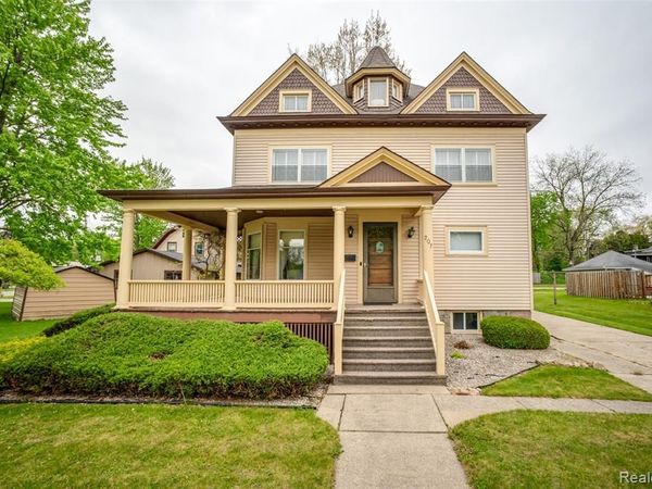 207 N Pine River Street, Ithaca, MI 48847