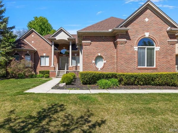 49763 Decker Drive, Shelby Twp, MI 48317