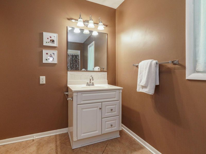 293 Ceramic Drive, Columbus, OH 43214 Photo 33