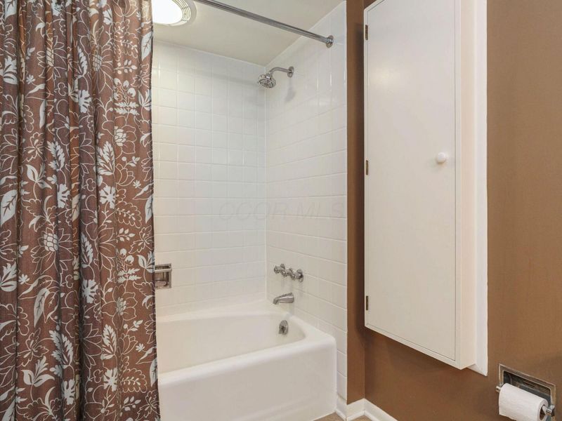 293 Ceramic Drive, Columbus, OH 43214 Photo 34