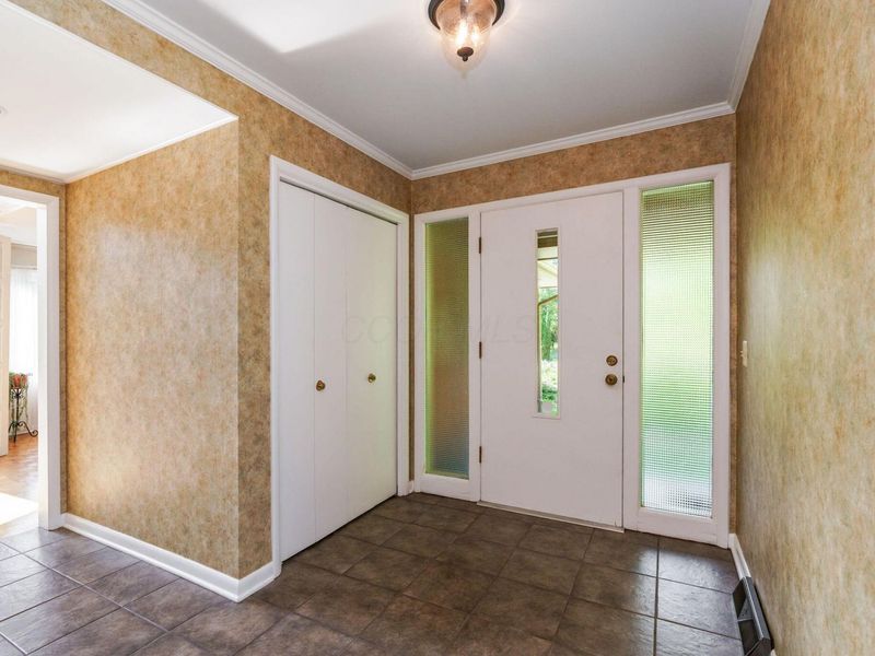 293 Ceramic Drive, Columbus, OH 43214 Photo 7