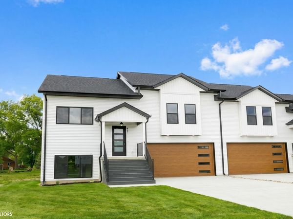 927 Horizon Street, Burlington, IA 52601