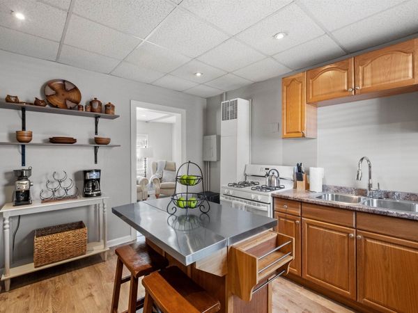 792 Grove Street, Unit 3, Manchester, NH 03103