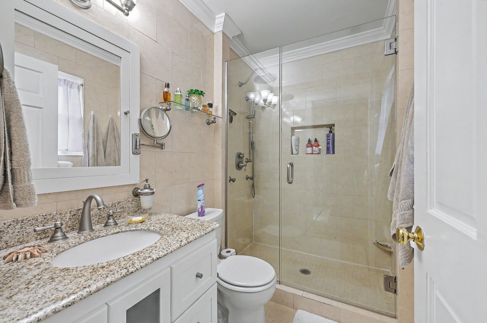 1773 Banbury Road Photo 12