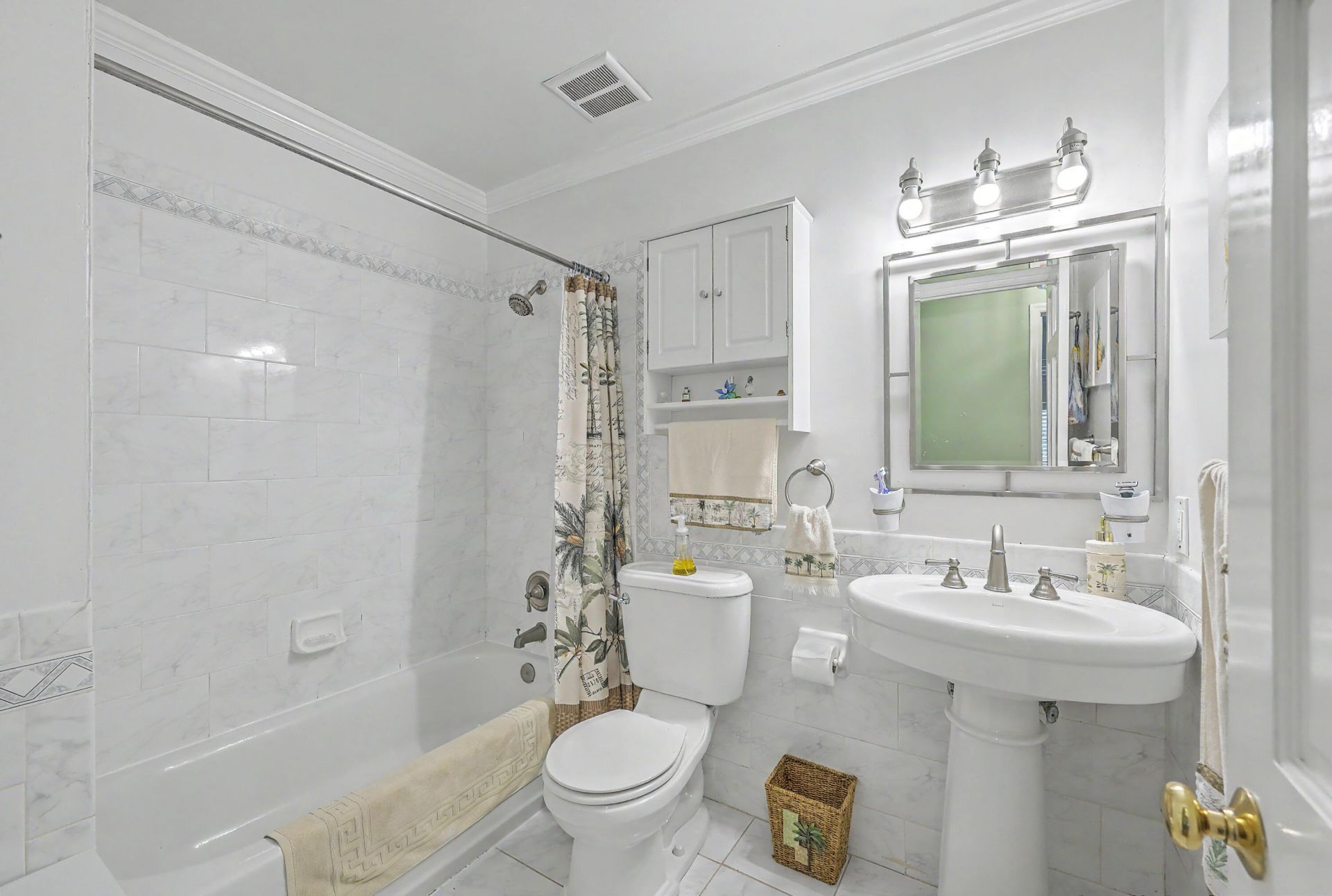 1773 Banbury Road Photo 17