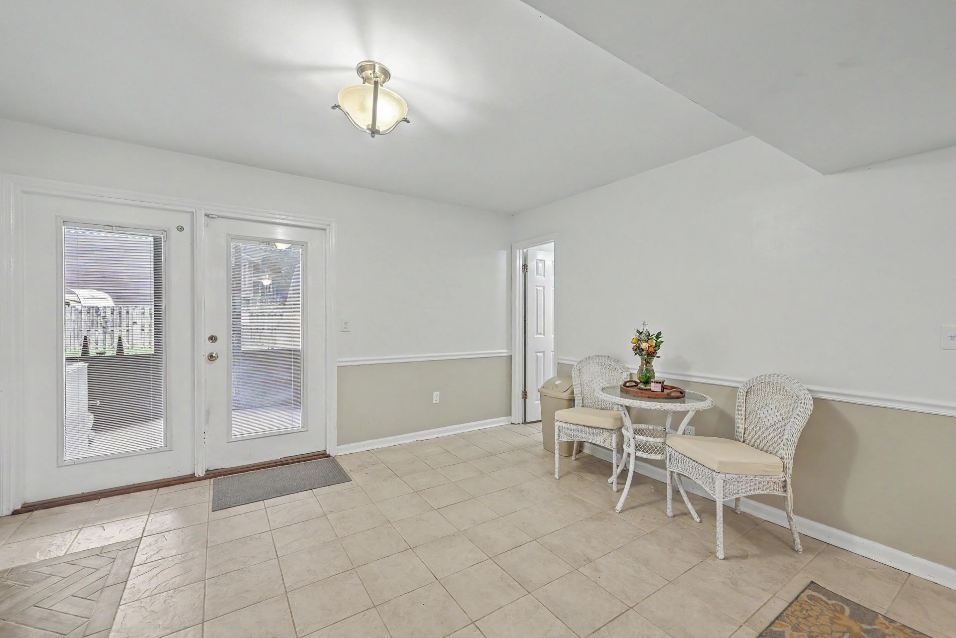 1773 Banbury Road Photo 21
