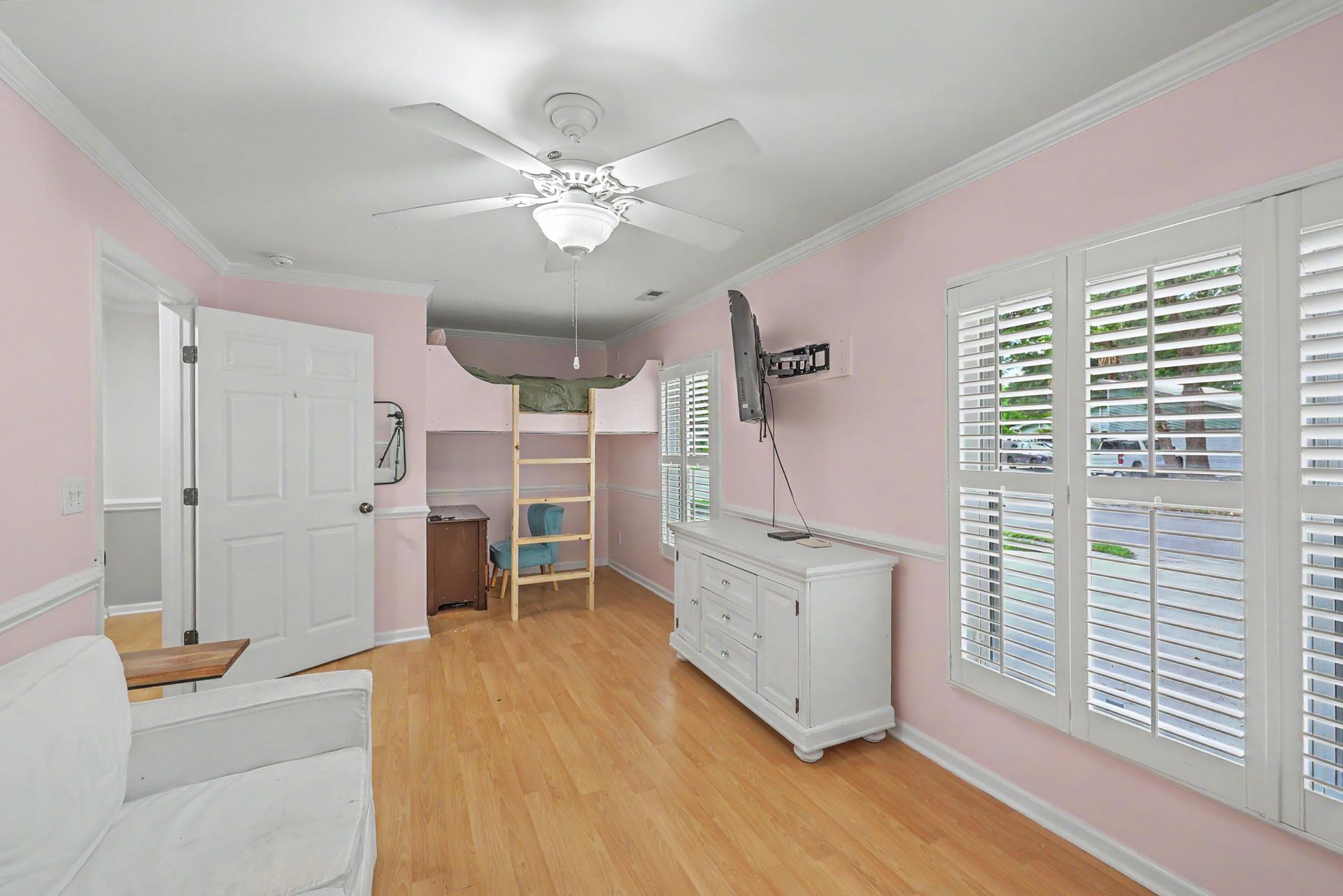 1773 Banbury Road Photo 26