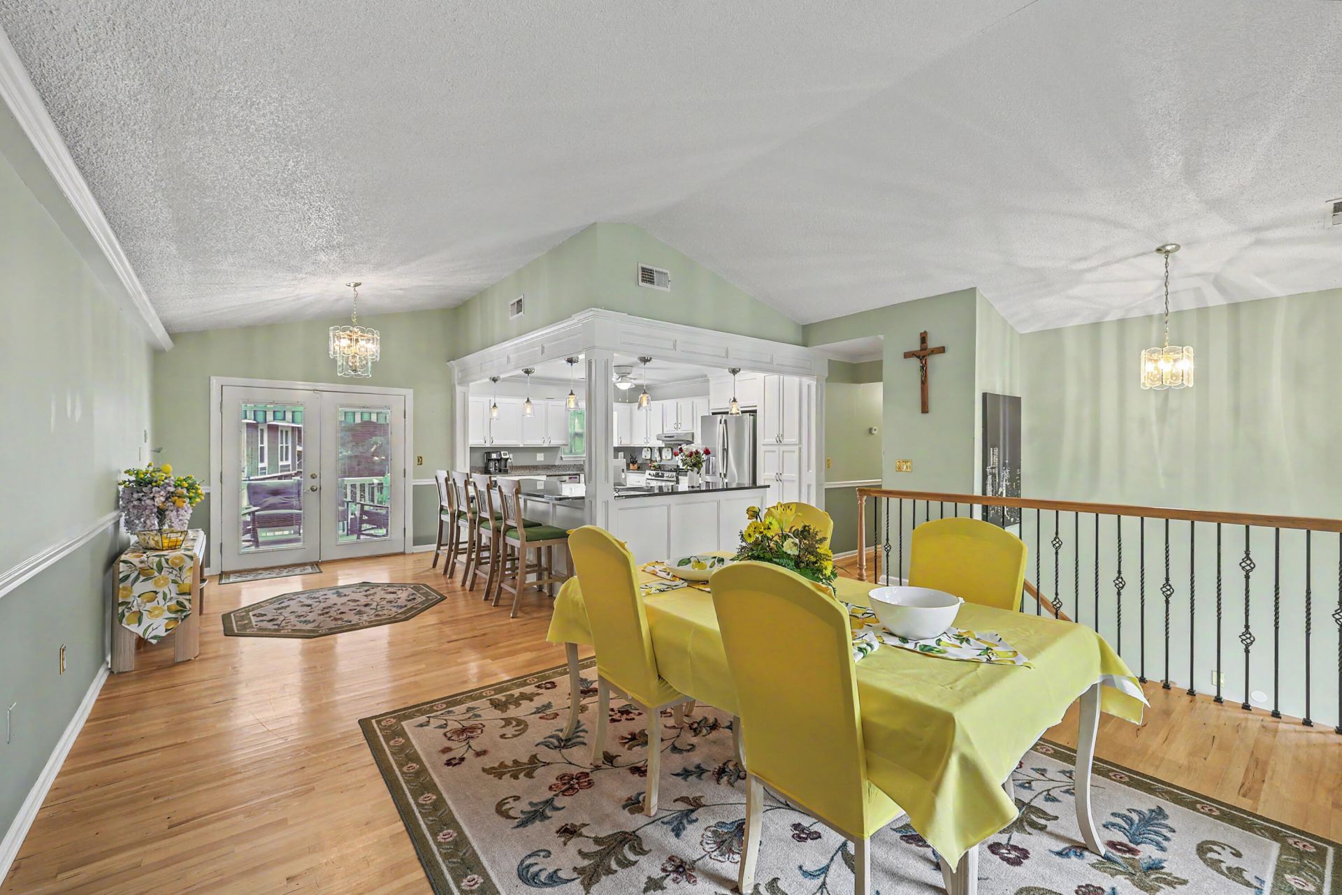 1773 Banbury Road Photo 4