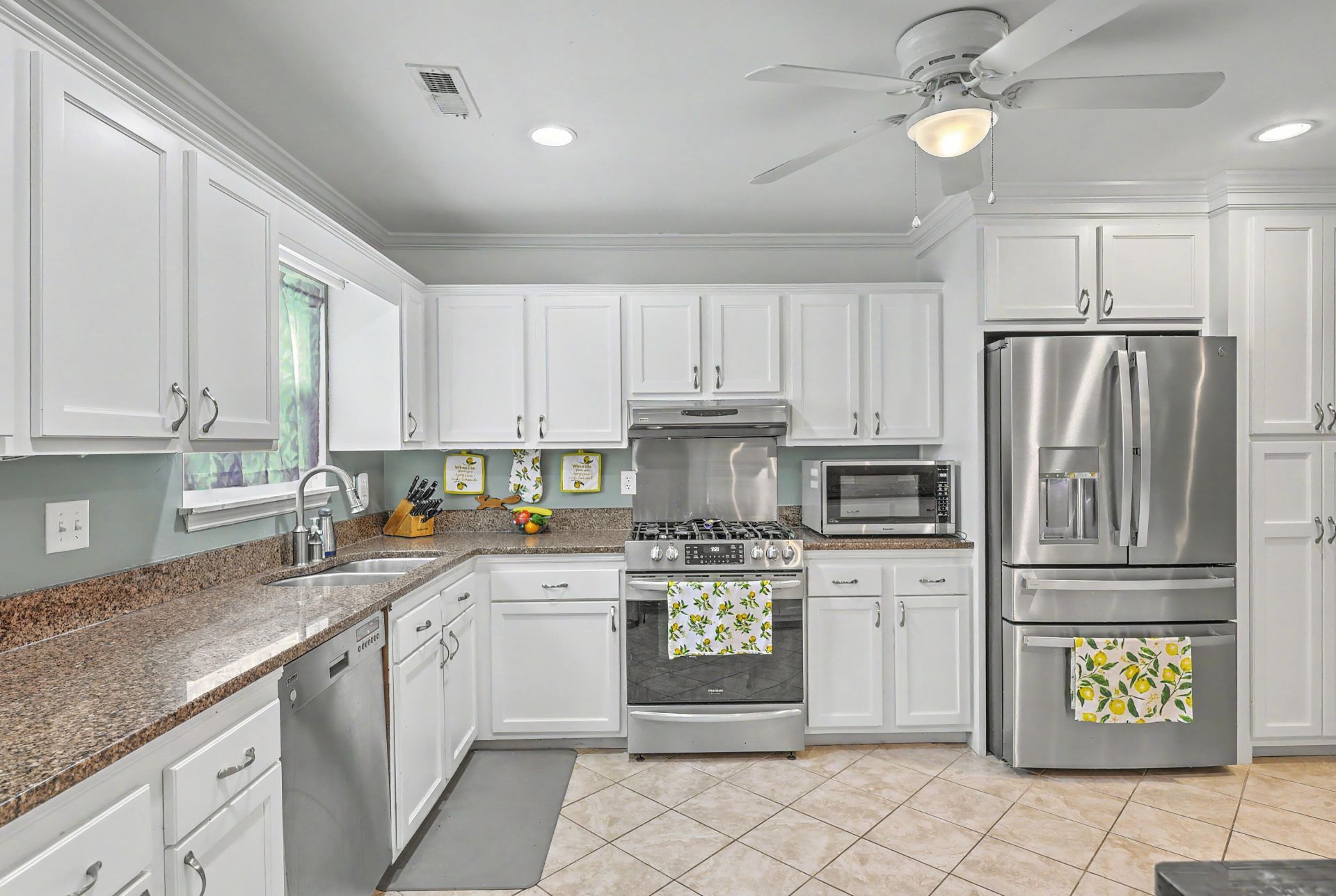 1773 Banbury Road Photo 7