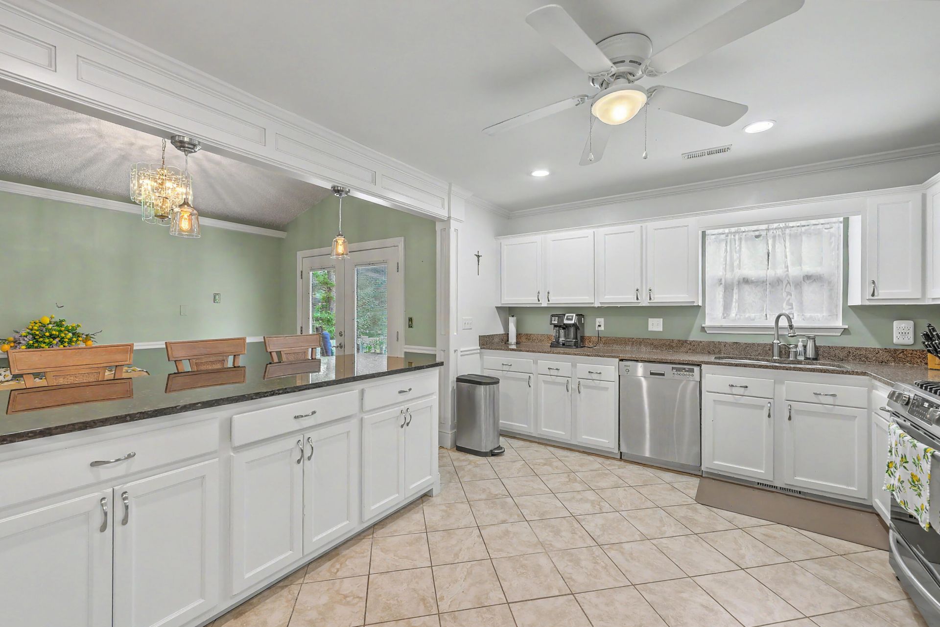 1773 Banbury Road Photo 9