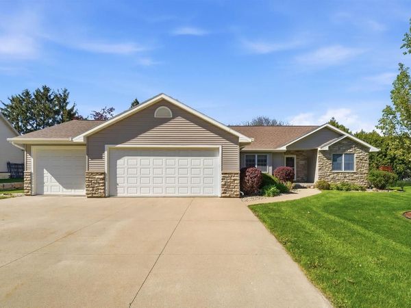 W6148 LONG COURT, Appleton, WI 54914