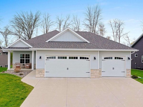 369 HIDDEN CREEK TRAIL, Green Bay, WI 54303