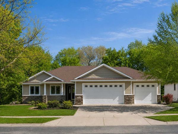 2215 Greenfield Drive E, Northfield, MN 55057