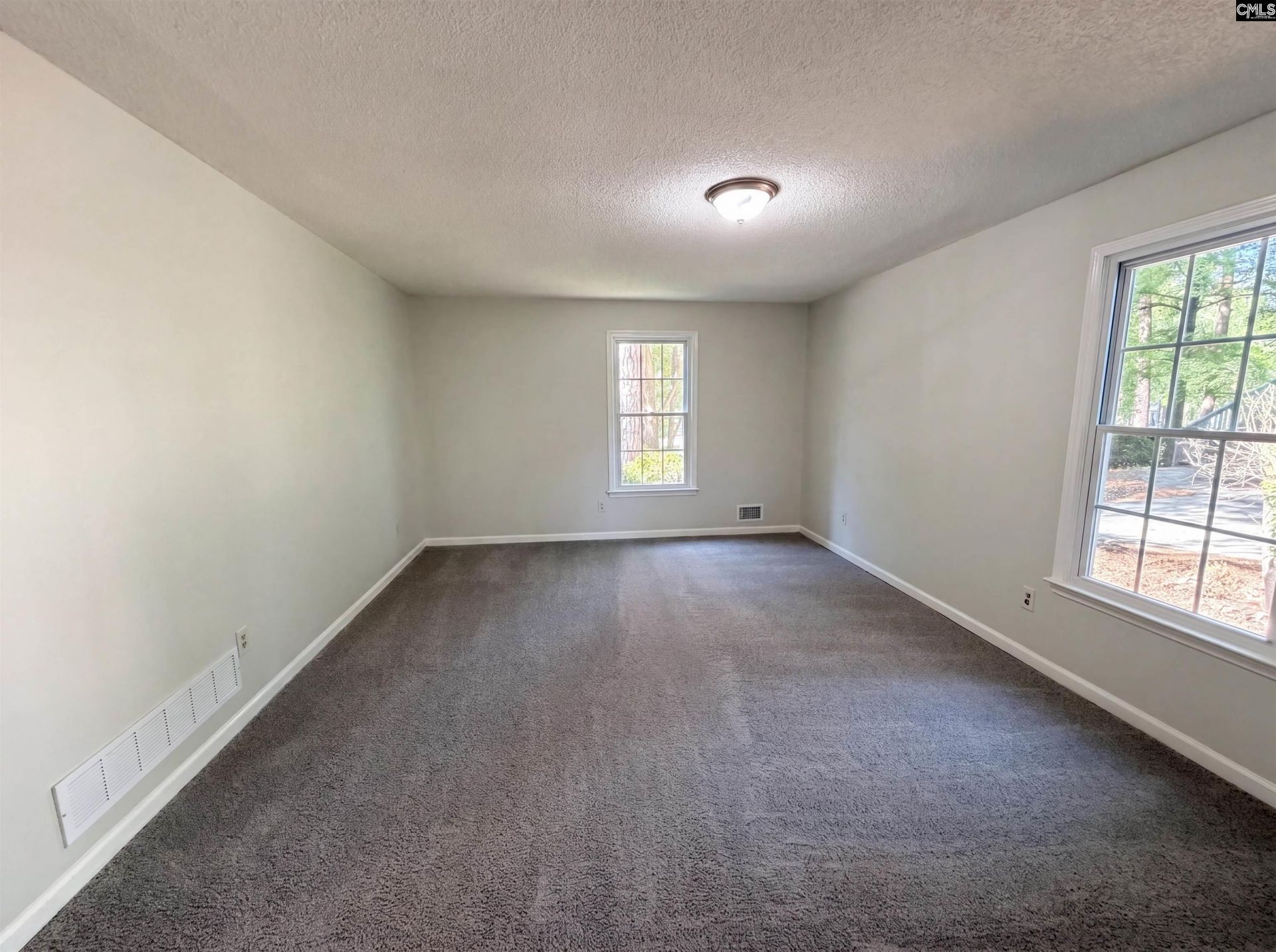 260 Woodwinds Drive Photo 11