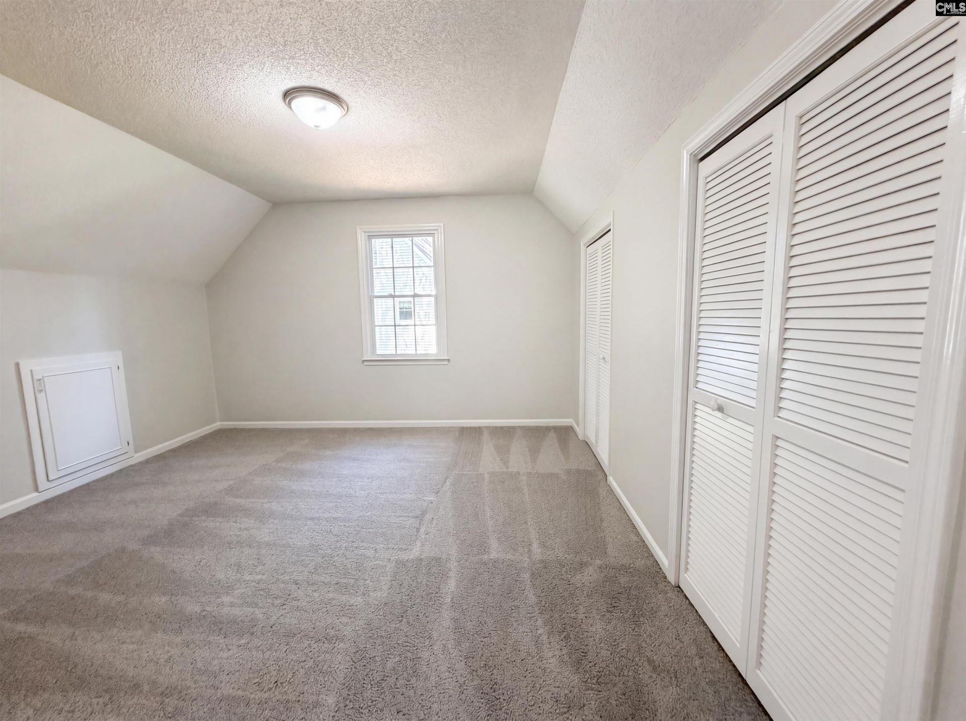260 Woodwinds Drive Photo 13