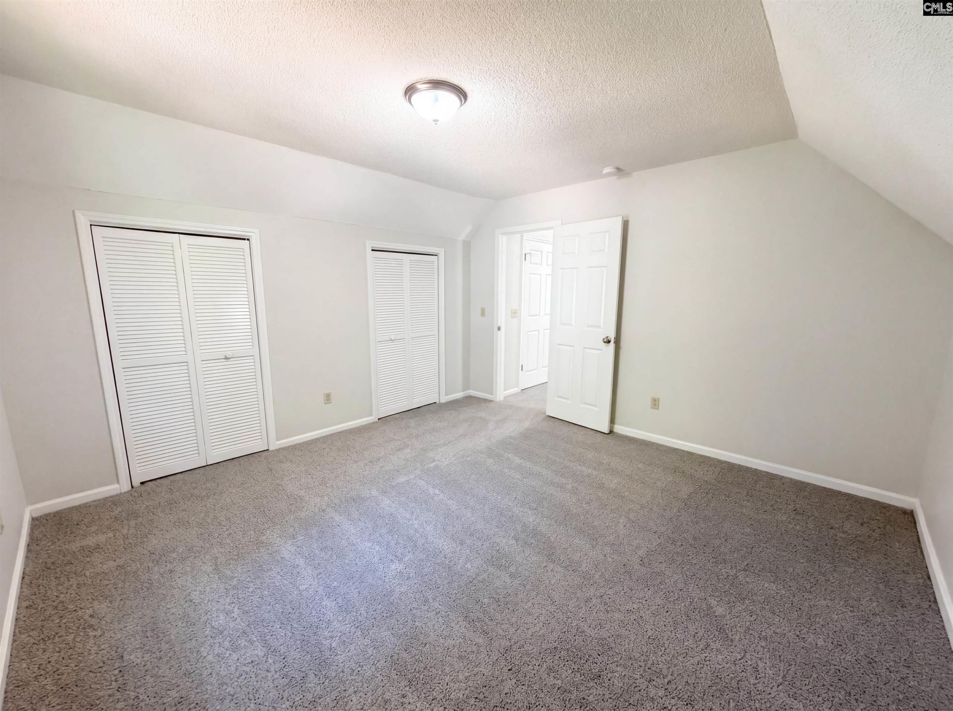 260 Woodwinds Drive Photo 15
