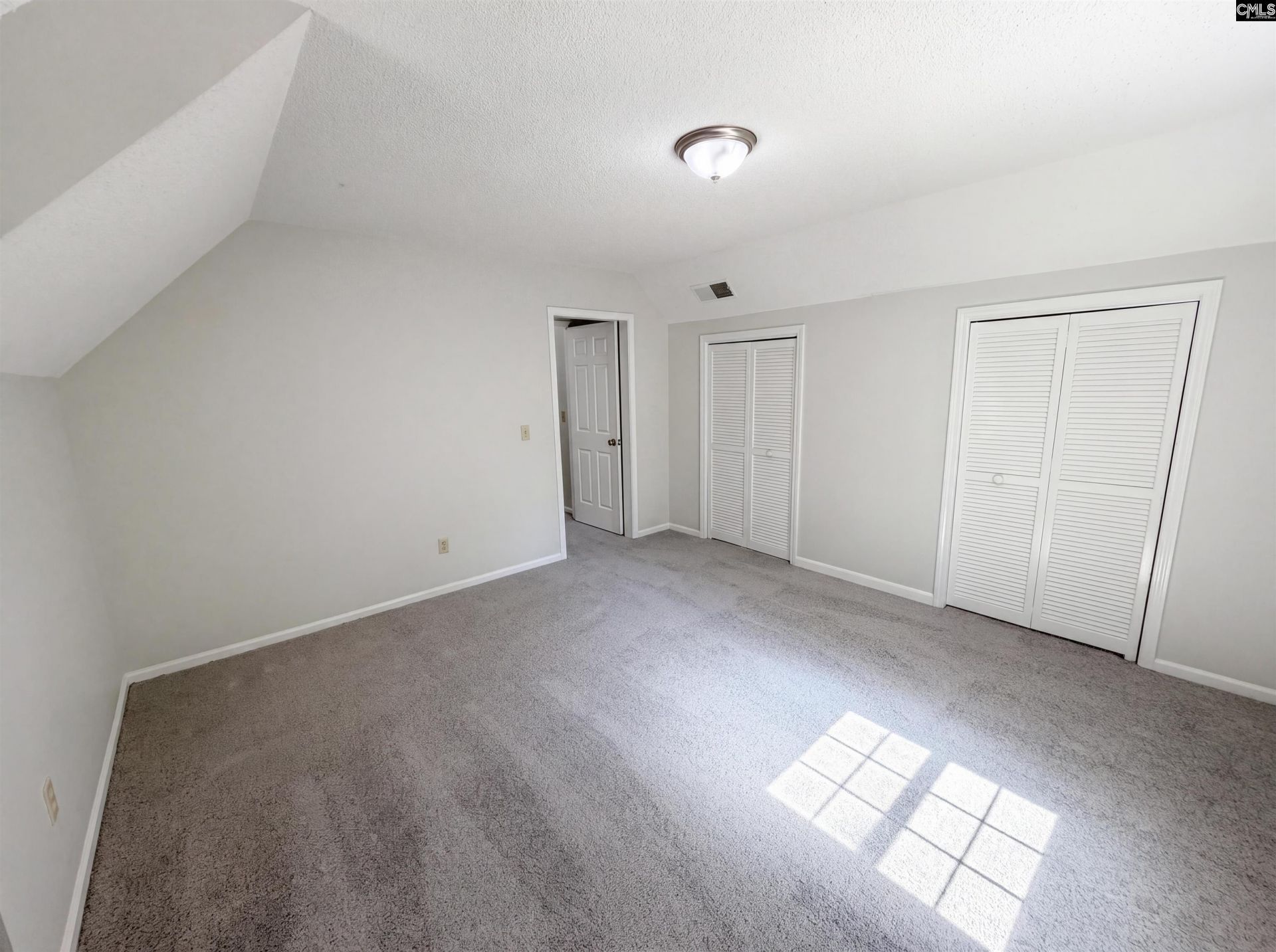 260 Woodwinds Drive Photo 19