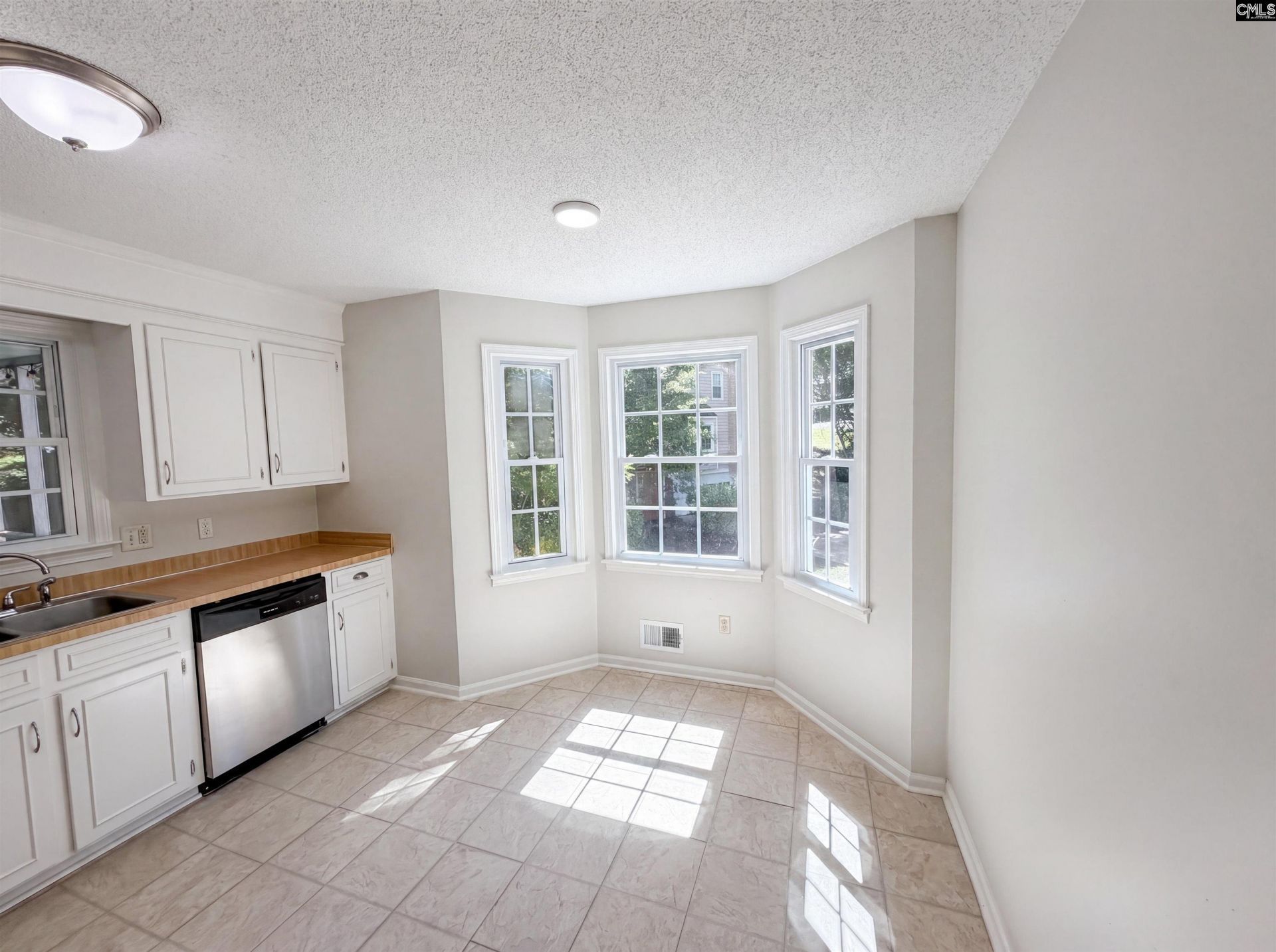 260 Woodwinds Drive Photo 22