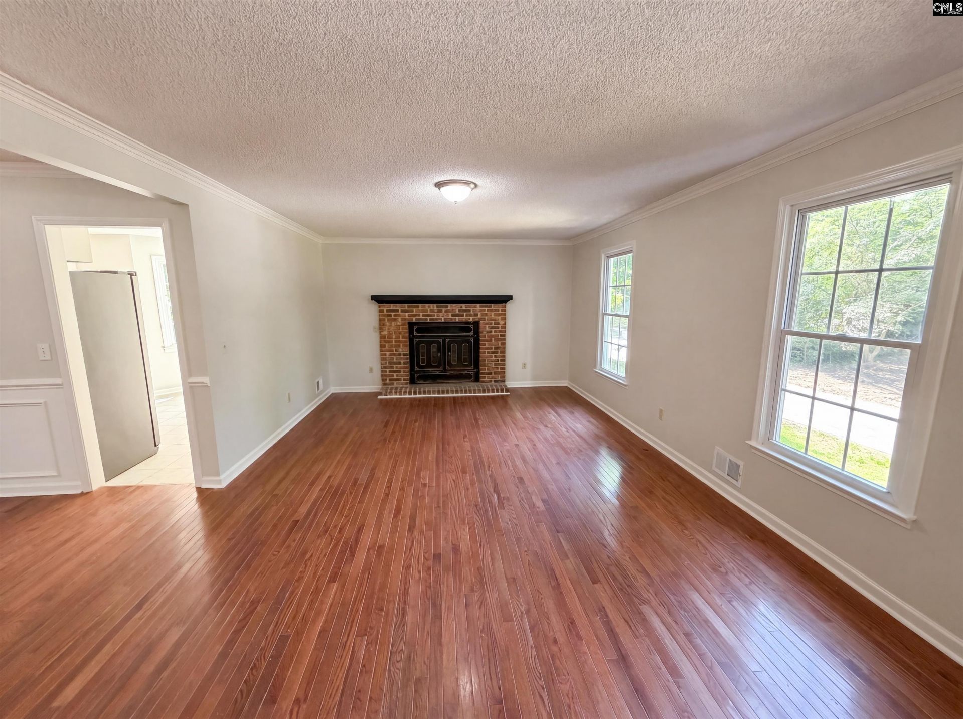 260 Woodwinds Drive Photo 9