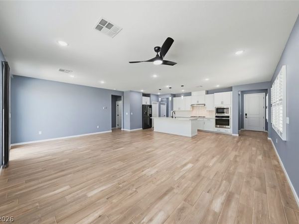 8672 Bench Street , Las Vegas, NV 89139