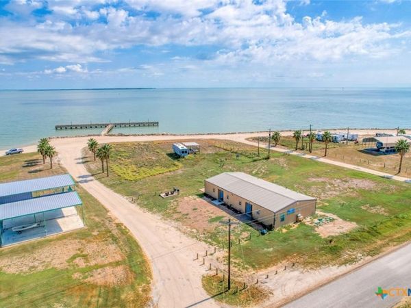 1233 N Ocean Drive , Port Lavaca, TX 77979