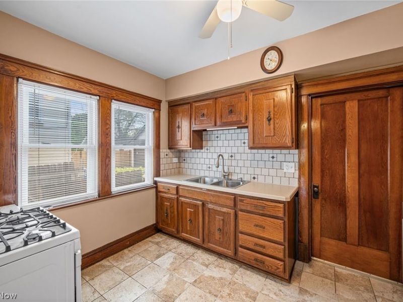 2601 Tate Avenue, Cleveland, OH 44109 Photo 12