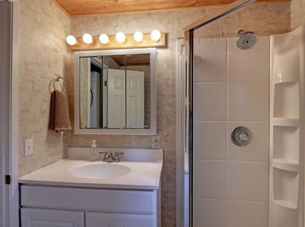 10185 Juniper Way, Soda Springs, CA 95728 Photo