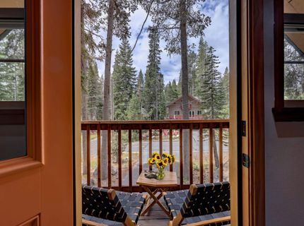 10185 Juniper Way, Soda Springs, CA 95728 Photo