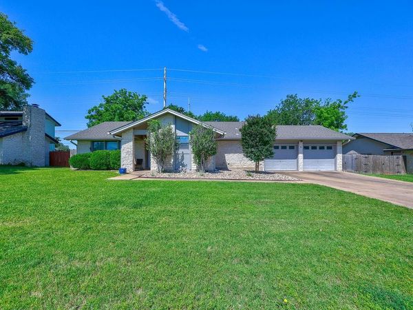 1002 Deep Wood DR, Round Rock, TX 78681