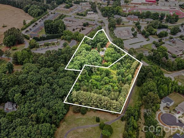 1116 Medlin Road , Monroe, NC 28112