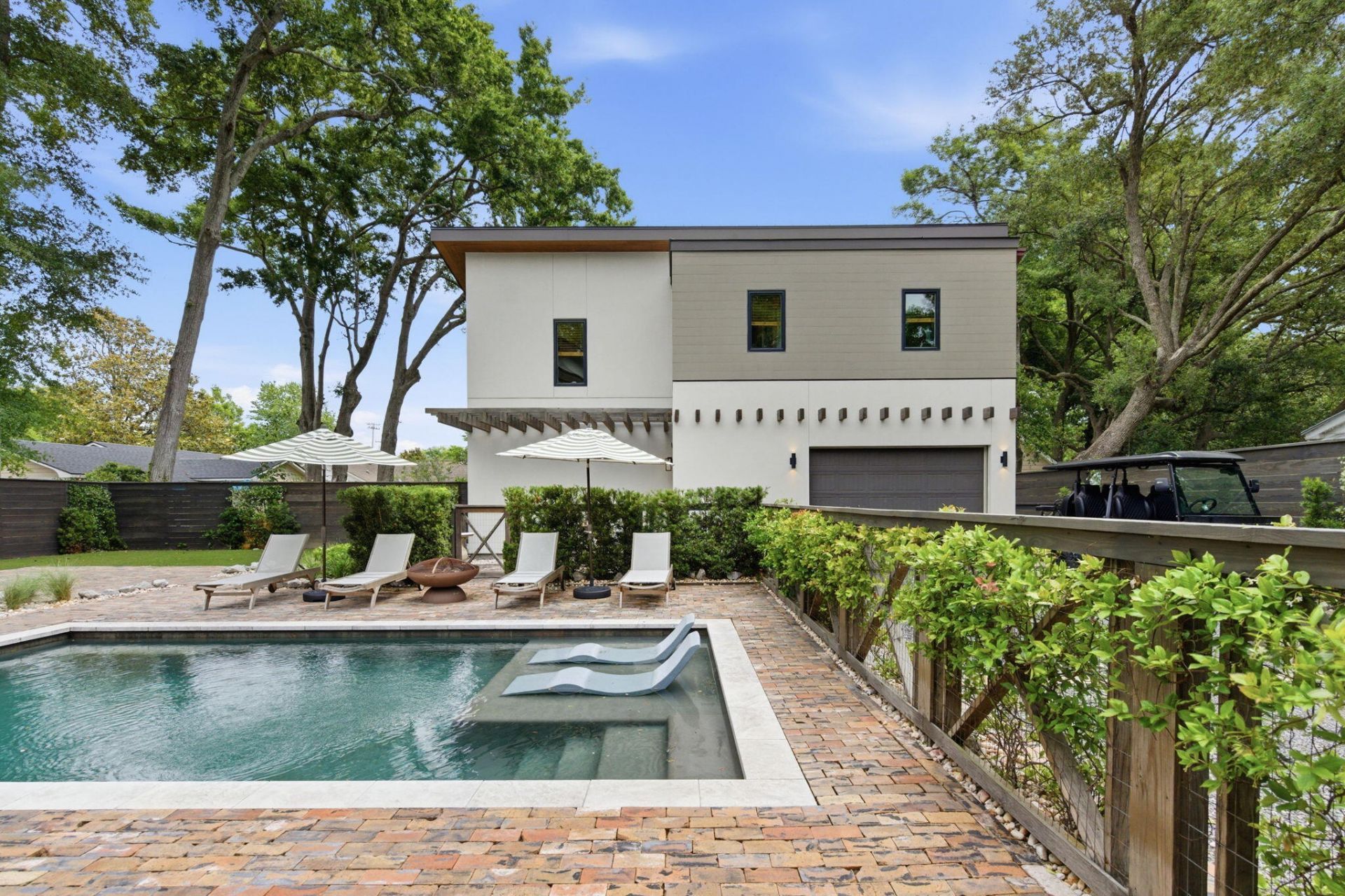 606 Simmons Street Photo 37
